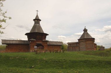 Moskova eski kale kapısı ve kulesi Kolomenskoye Park Rus ahşap mimarisi