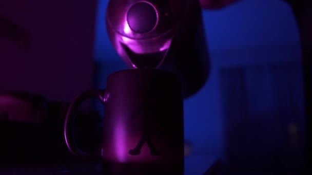 Man Pours Hot Water Metal Kettle Thermocup Schematic Human Figure — Stock Video