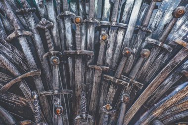 Metal şövalye kılıç arka plan. Yakın çekim. Kavram Knights.