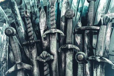 Metal şövalye kılıç arka plan. Yakın çekim. Kavram Knights.