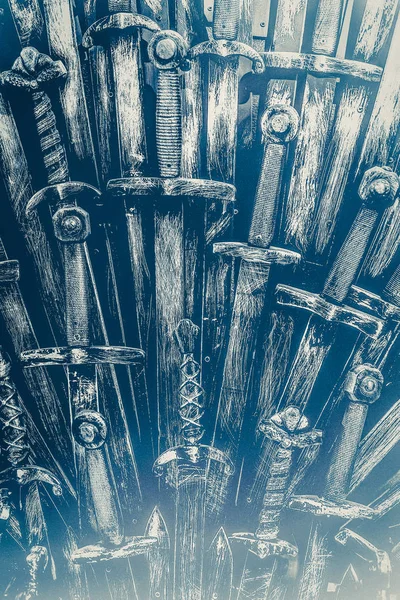 金属の騎士剣の背景。クローズ アップ。概念の騎士. — ストック写真