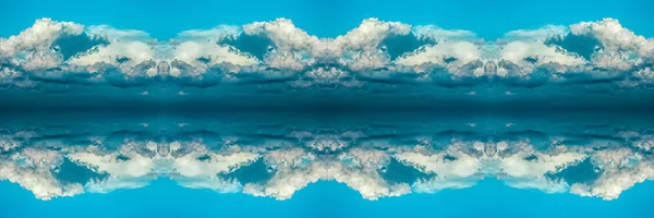 青空を背景にした美しい劇的な雲。自然の恵み — ストック写真