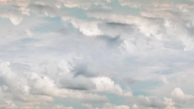 Gri ağır bulutların hareket zamanı 4K görüntü