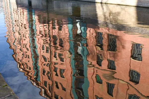 Reflexões Coloridas Armazém Antigo Canal — Fotografia de Stock