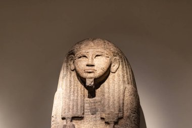 Torino, İtalya - 25 Mayıs 2019: Mısır Müzesi'ndeki antik heykel - Resim