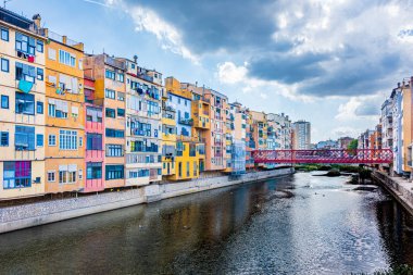 Nehirdeki Renkli Evler, Girona İspanya