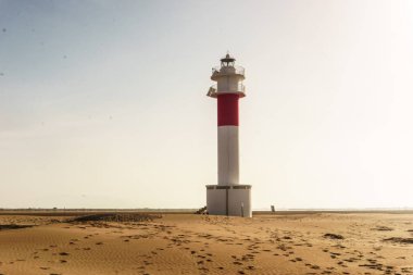 Delta de L'ebre, Tarragona, Catalunya doğal Park deniz feneri görünümü. Turistik yer