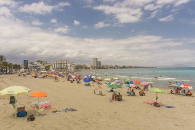 Peiscola, İspanya, 19 Ağustos 2017: Genel bakış turistik plaj, Peiscola bu tek önemli turistik yer İspanya.