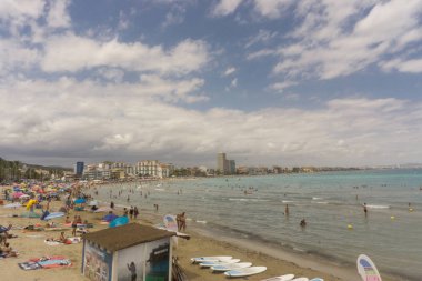 Peiscola, İspanya, 19 Ağustos 2017: Genel bakış turistik plaj, Peiscola bu tek önemli turistik yer İspanya.