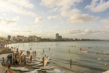 Peiscola, İspanya, 19 Ağustos 2017: görünümünü yüksek sezon boyunca turistik yer. İspanya'da en touristics biridir Penyiscola yerler.