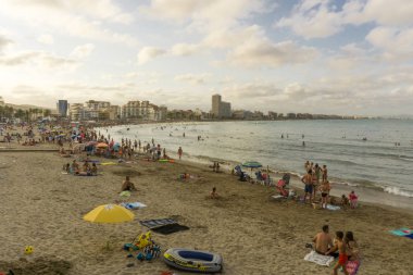 Peiscola, İspanya, 19 Ağustos 2017: görünümünü yüksek sezon boyunca turistik yer. İspanya'da en touristics biridir Penyiscola yerler.