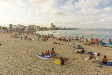 Peiscola, İspanya, 19 Ağustos 2017: görünümünü yüksek sezon boyunca turistik yer. İspanya'da en touristics biridir Penyiscola yerler.