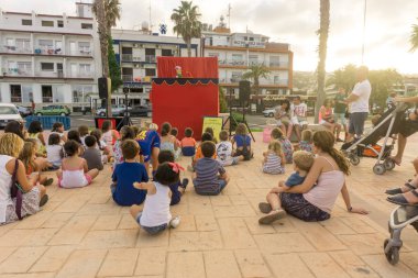 Peiscola, İspanya, 19 Ağustos 2017: görünümünü yüksek sezon boyunca turistik yer. İspanya'da en touristics biridir Penyiscola yerler.