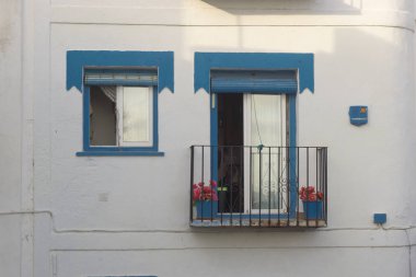 evin beyaz önden görünüm