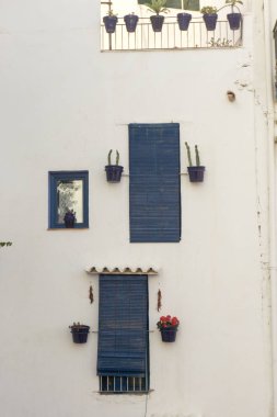 evin beyaz önden görünüm