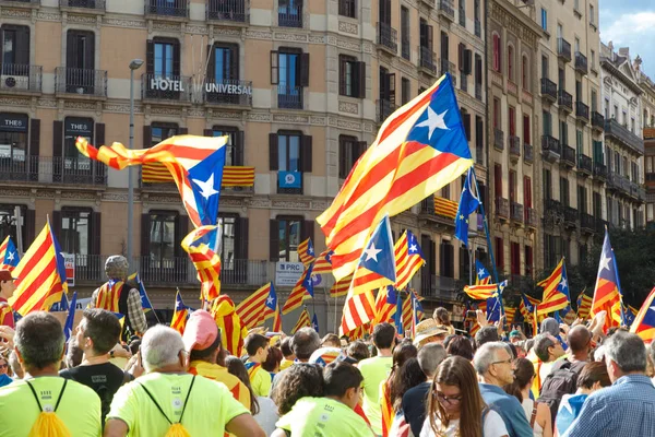 Barcelona, Katalonya, İspanya, 11 Eylül 2017: Ralli Catalunya'nın bağımsızlığını Milli gün boyunca desteği.