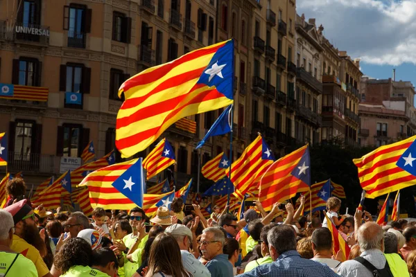Barcelona, Katalonya, İspanya, 11 Eylül 2017: Ralli Catalunya'nın bağımsızlığını Milli gün boyunca desteği.