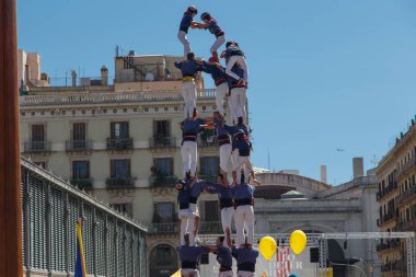 Barcelona, Katalonya, İspanya, 11 Eylül 2017: İsyan sırasında ulusal Catalonia claming Katalan bayrakları ile Catalunya Barcelona bağımsızlık günü sokakta insanlar. Editoryal resim yazısı.