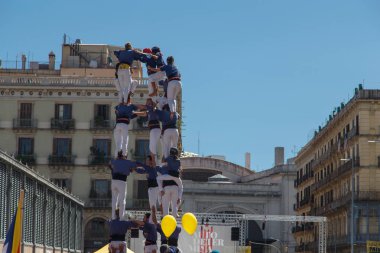 Barcelona, Katalonya, İspanya, 11 Eylül 2017: İsyan sırasında ulusal Catalonia claming Katalan bayrakları ile Catalunya Barcelona bağımsızlık günü sokakta insanlar. Editoryal resim yazısı.