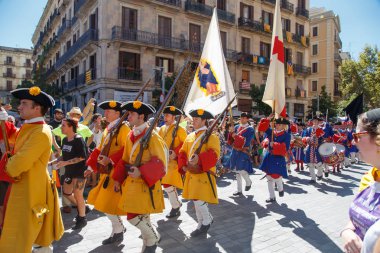 Barcelona, Katalonya, İspanya, 11 Eylül 2017: İsyan sırasında ulusal Catalonia claming Katalan bayrakları ile Catalunya Barcelona bağımsızlık günü sokakta insanlar. Editoryal resim yazısı.