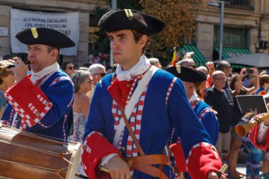 Barcelona, Katalonya, İspanya, 11 Eylül 2017: İsyan sırasında ulusal Catalonia claming Katalan bayrakları ile Catalunya Barcelona bağımsızlık günü sokakta insanlar. Editoryal resim yazısı.