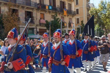 Barcelona, Katalonya, İspanya, 11 Eylül 2017: İsyan sırasında ulusal Catalonia claming Katalan bayrakları ile Catalunya Barcelona bağımsızlık günü sokakta insanlar. Editoryal resim yazısı.