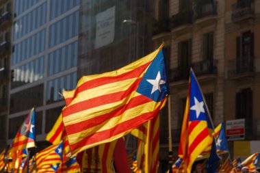 Barcelona, Katalonya, İspanya, 11 Eylül 2017: insanlar ralli destek Catalunya bağımsızlık Milli gün boyunca.