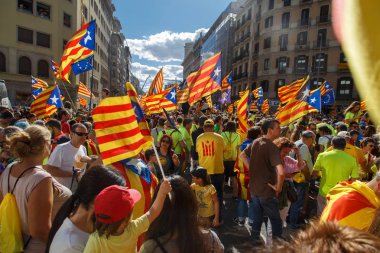 Barcelona, Katalonya, İspanya, 11 Eylül 2017: insanlar ralli destek Catalunya bağımsızlık Milli gün boyunca.