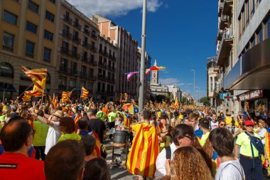 Barcelona, Katalonya, İspanya, 11 Eylül 2017: insanlar ralli destek Catalunya bağımsızlık Milli gün boyunca.