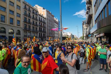 Barcelona, Katalonya, İspanya, 11 Eylül 2017: insanlar ralli destek Catalunya bağımsızlık Milli gün boyunca.