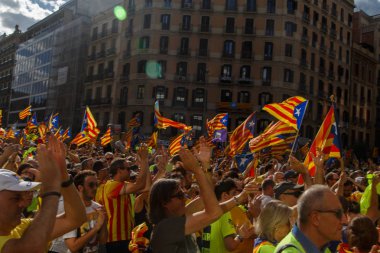 Barcelona, Katalonya, İspanya, 11 Eylül 2017: insanlar ralli destek Catalunya bağımsızlık Milli gün boyunca.