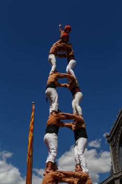 Barcelona, Katalonya, İspanya, 11 Eylül 2017: Catalunya'nın bağımsızlığını ralli desteği ulusal gün boyunca Castellers. Katalonya gelen bir gelenek Castellers.