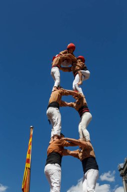 Barcelona, Katalonya, İspanya, 11 Eylül 2017: Catalunya'nın bağımsızlığını ralli desteği ulusal gün boyunca Castellers. Katalonya gelen bir gelenek Castellers.