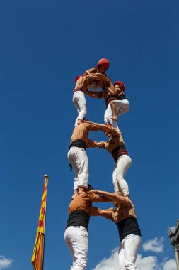 Barcelona, Katalonya, İspanya, 11 Eylül 2017: Catalunya'nın bağımsızlığını ralli desteği ulusal gün boyunca Castellers. Katalonya gelen bir gelenek Castellers.