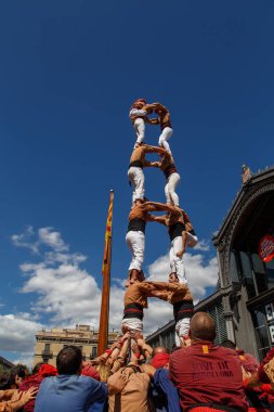 Barcelona, Katalonya, İspanya, 11 Eylül 2017: Catalunya'nın bağımsızlığını ralli desteği ulusal gün boyunca Castellers. Katalonya gelen bir gelenek Castellers.