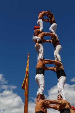 Barcelona, Katalonya, İspanya, 11 Eylül 2017: Catalunya'nın bağımsızlığını ralli desteği ulusal gün boyunca Castellers. Katalonya gelen bir gelenek Castellers.