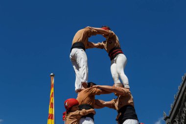 Barcelona, Katalonya, İspanya, 11 Eylül 2017: Catalunya'nın bağımsızlığını ralli desteği ulusal gün boyunca Castellers. Katalonya gelen bir gelenek Castellers.