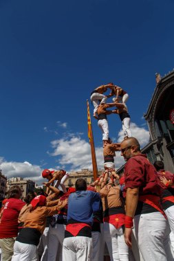 Barcelona, Katalonya, İspanya, 11 Eylül 2017: Catalunya'nın bağımsızlığını ralli desteği ulusal gün boyunca Castellers. Katalonya gelen bir gelenek Castellers.