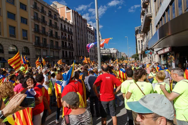 Barcelona, Katalonya, İspanya, 11 Eylül 2017: insanlar ralli destek Catalunya bağımsızlık Milli gün boyunca.