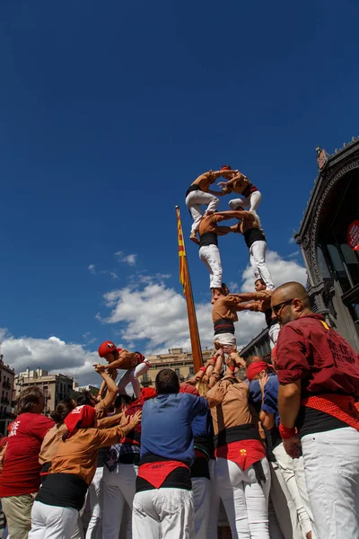 Barcelona, Katalonya, İspanya, 11 Eylül 2017: Catalunya'nın bağımsızlığını ralli desteği ulusal gün boyunca Castellers. Katalonya gelen bir gelenek Castellers.