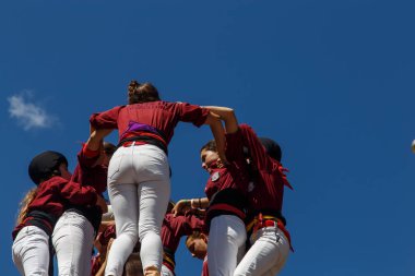 Barcelona, Katalonya, İspanya, 11 Eylül 2017: Catalunya'nın bağımsızlığını ralli desteği ulusal gün boyunca Castellers. Katalonya gelen bir gelenek Castellers.