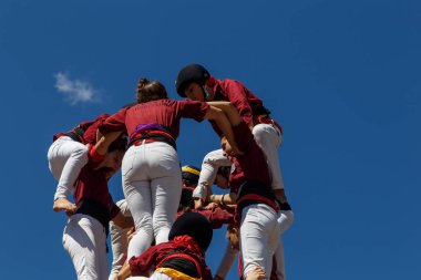 Barcelona, Katalonya, İspanya, 11 Eylül 2017: Catalunya'nın bağımsızlığını ralli desteği ulusal gün boyunca Castellers. Katalonya gelen bir gelenek Castellers.