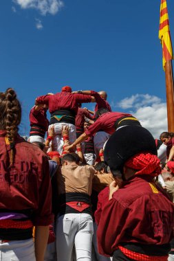 Barcelona, Katalonya, İspanya, 11 Eylül 2017: Catalunya'nın bağımsızlığını ralli desteği ulusal gün boyunca Castellers. Katalonya gelen bir gelenek Castellers.