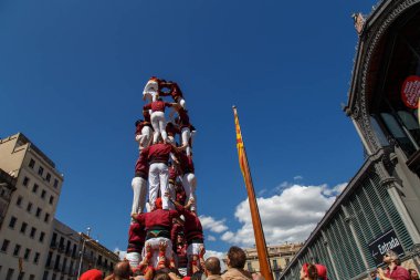 Barcelona, Katalonya, İspanya, 11 Eylül 2017: Catalunya'nın bağımsızlığını ralli desteği ulusal gün boyunca Castellers. Katalonya gelen bir gelenek Castellers.
