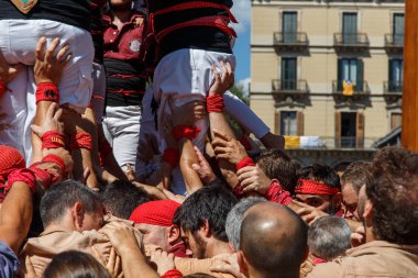 Barcelona, Katalonya, İspanya, 11 Eylül 2017: Catalunya'nın bağımsızlığını ralli desteği ulusal gün boyunca Castellers. Katalonya gelen bir gelenek Castellers.