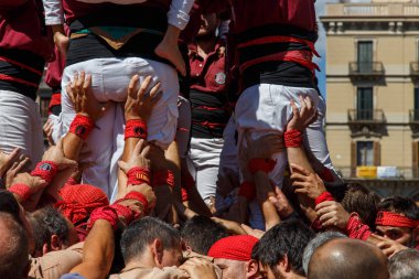 Barcelona, Katalonya, İspanya, 11 Eylül 2017: Catalunya'nın bağımsızlığını ralli desteği ulusal gün boyunca Castellers. Katalonya gelen bir gelenek Castellers.