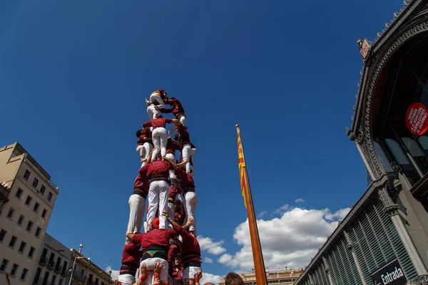 Barcelona, Katalonya, İspanya, 11 Eylül 2017: Catalunya'nın bağımsızlığını ralli desteği ulusal gün boyunca Castellers. Katalonya gelen bir gelenek Castellers.