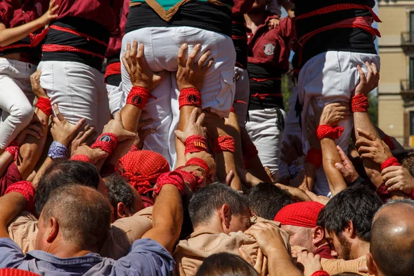 Barcelona, Katalonya, İspanya, 11 Eylül 2017: Catalunya'nın bağımsızlığını ralli desteği ulusal gün boyunca Castellers. Katalonya gelen bir gelenek Castellers.