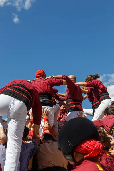 Barcelona, Katalonya, İspanya, 11 Eylül 2017: Catalunya'nın bağımsızlığını ralli desteği ulusal gün boyunca Castellers. Katalonya gelen bir gelenek Castellers.