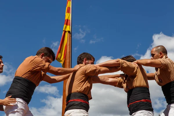 Barcelona, Katalonya, İspanya, 11 Eylül 2017: Catalunya'nın bağımsızlığını ralli desteği ulusal gün boyunca Castellers. Katalonya gelen bir gelenek Castellers.